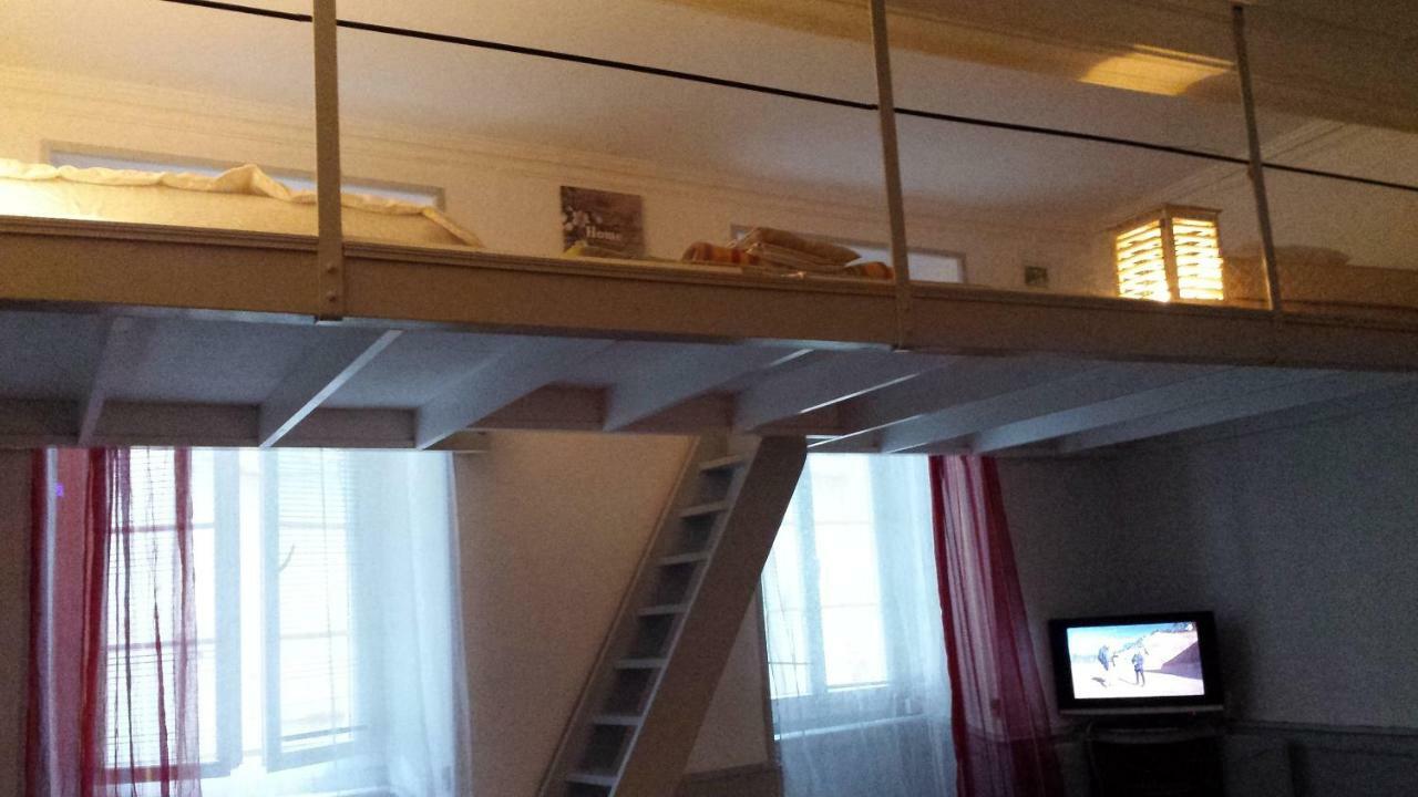 Coquet En Mezzanine Nuit Pour 2 Personnes Apartment